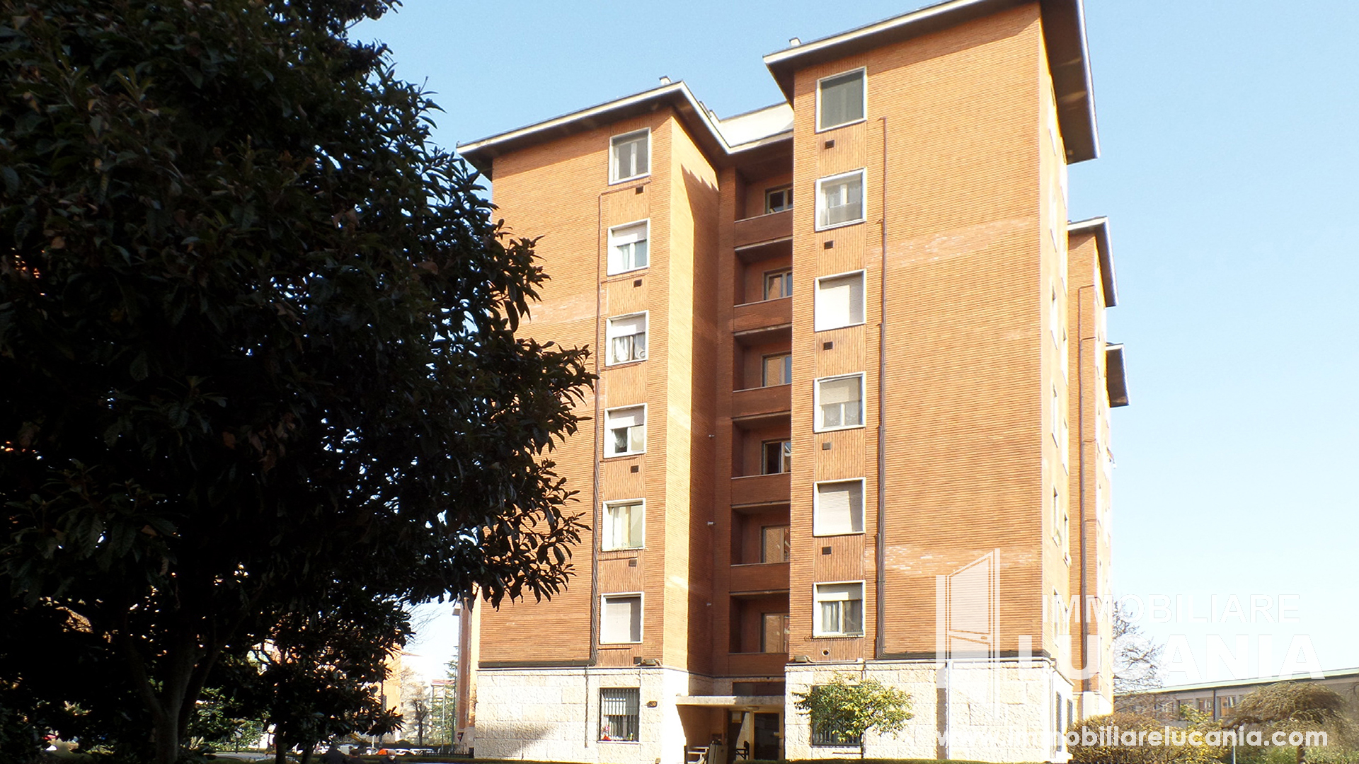 Foto Esterno stabile Via Martinengo Milano