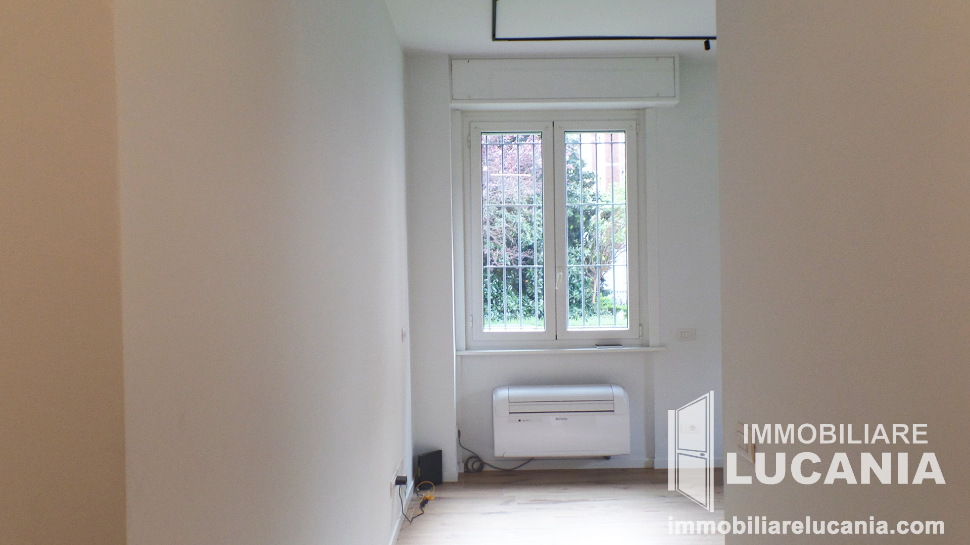 Foto soggiorno verso cucina open