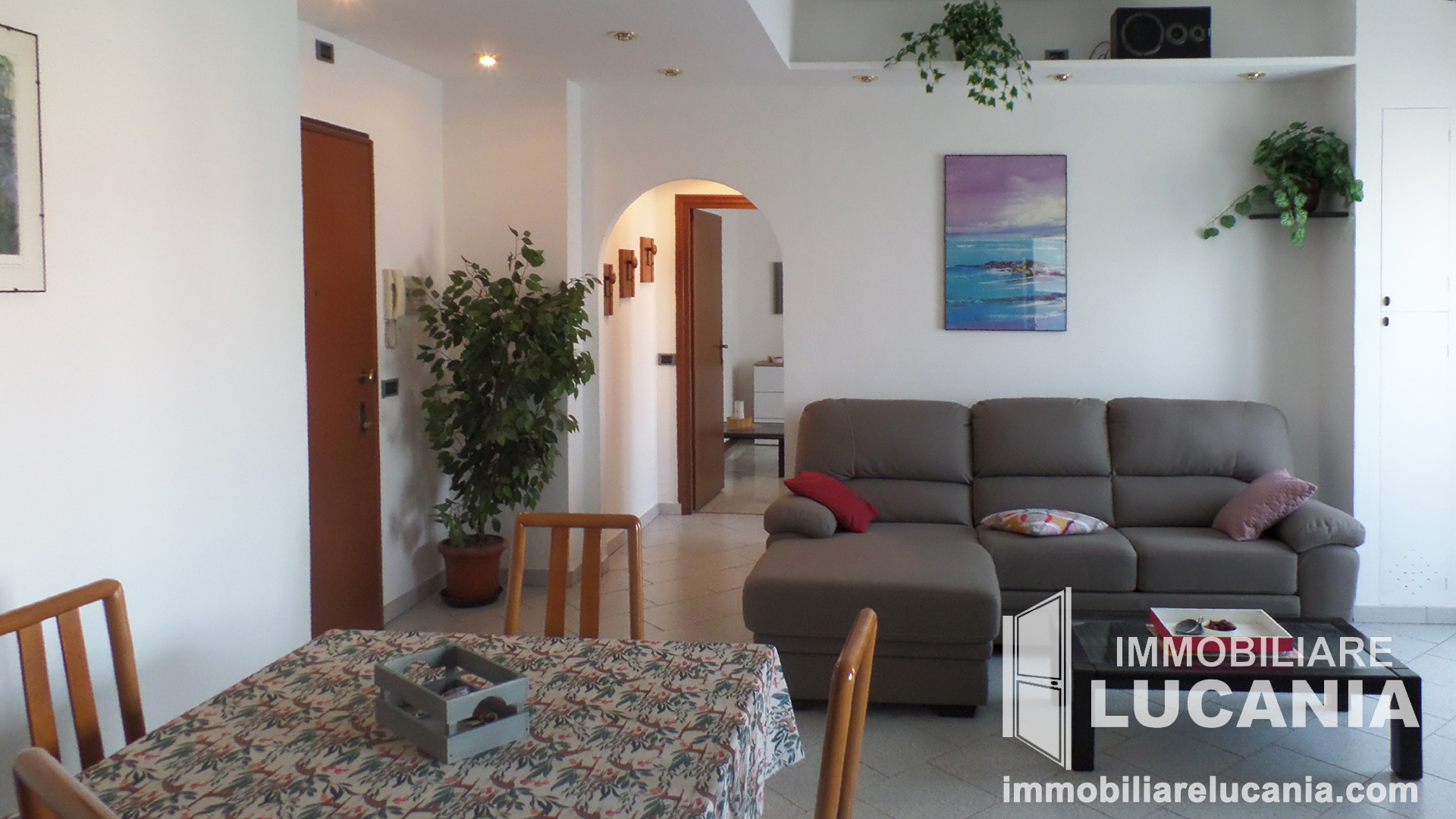 Area living verso disimpegno zona notte