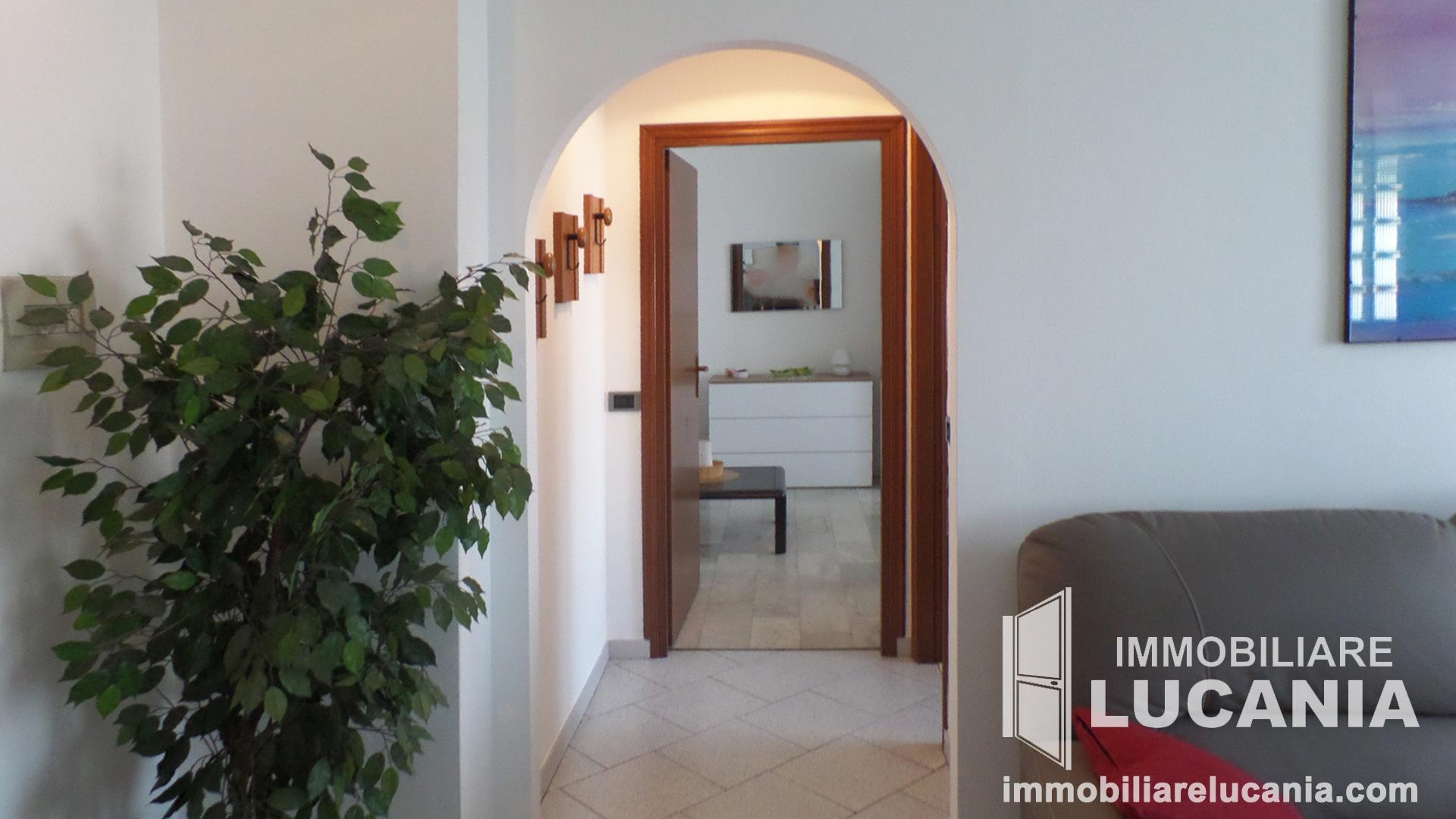 Area living verso disimpegno zona notte